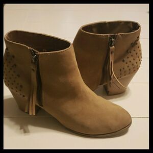 Express suede camel colored boots